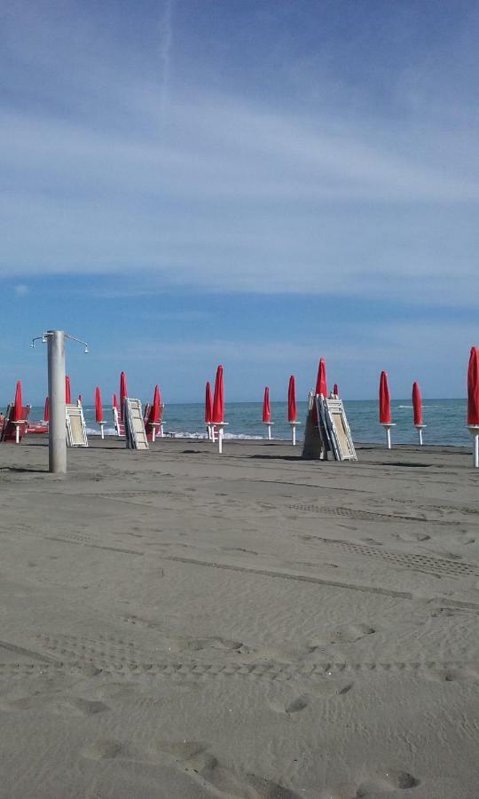 Aroma Di Mare Apartment Lido di Ostia Luaran gambar